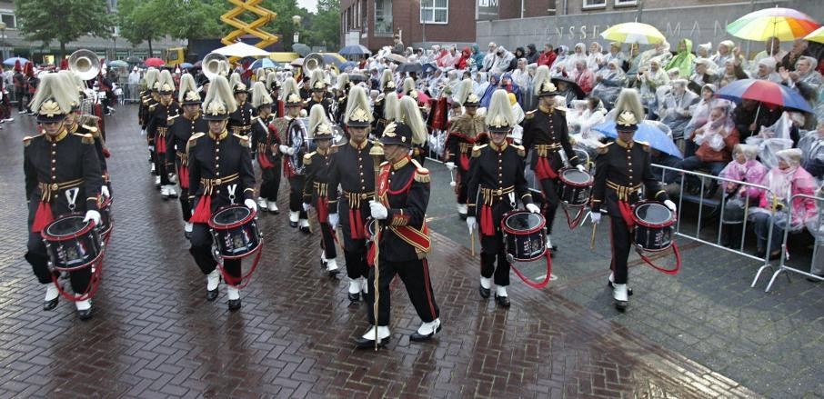 Taptoe in de regen